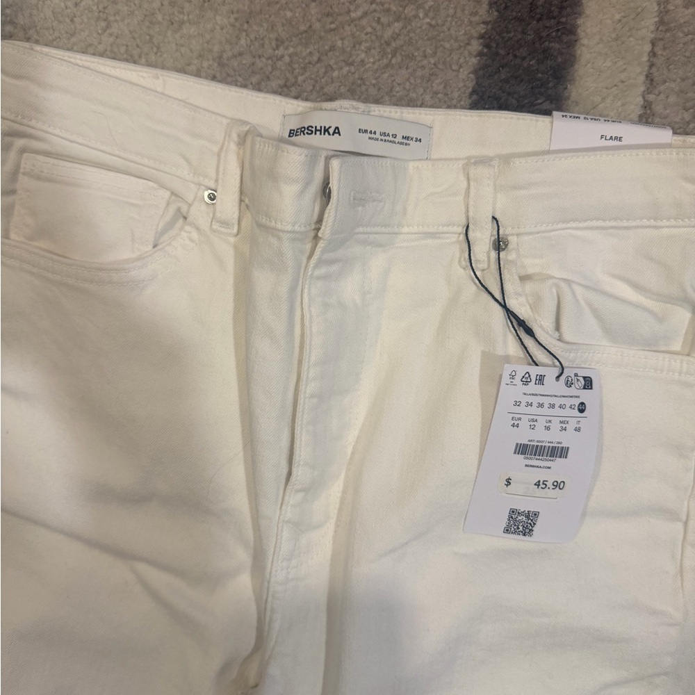Bershka White Flare Jeans - High-Rise Wide Leg - Picture 3 of 4